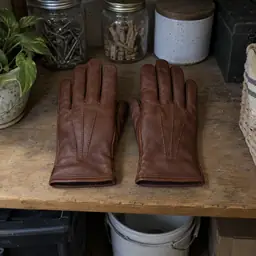 chestnut leather gloves, as photographed